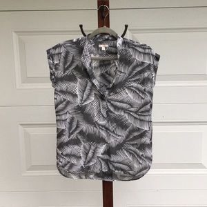 Gap button-up short sleeve blouse
